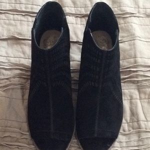 Vince Camuto black suede peep toe booty